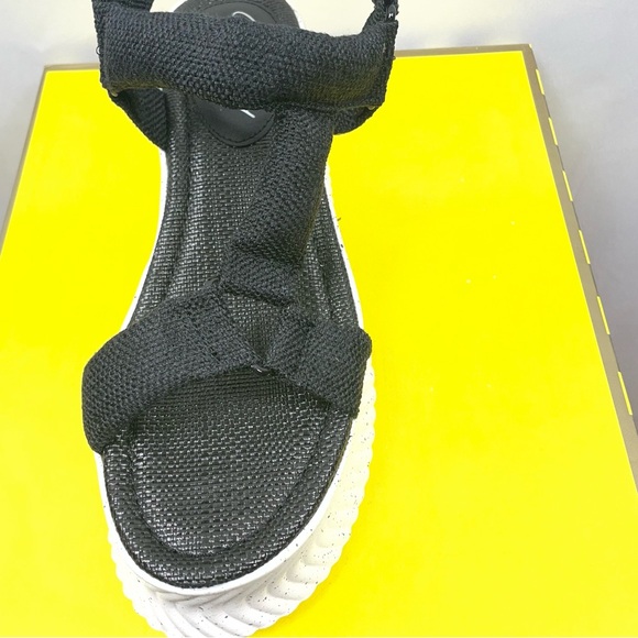 NWT Sam Edelman Circus Venus Platform Sandals 9 Black Sporty Minimal Y2K Revival - Picture 15 of 16